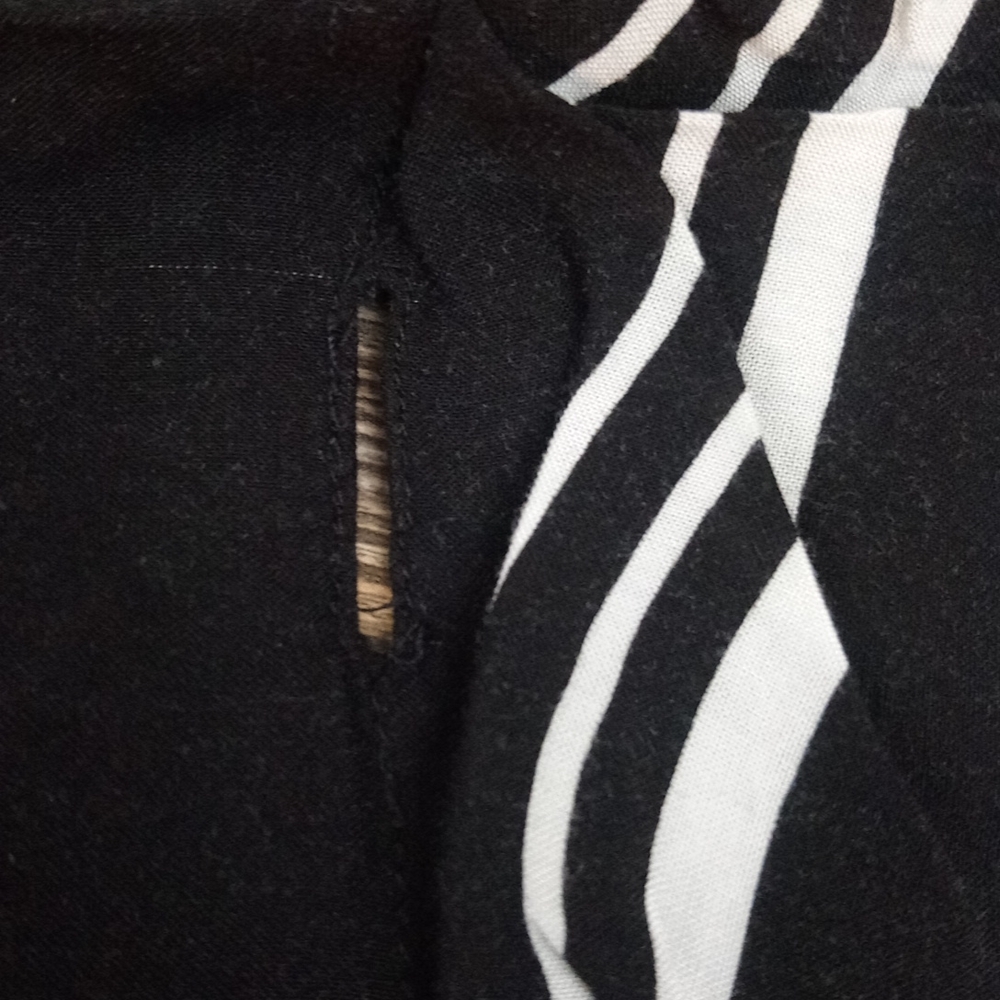 Flowy Eccentric Patterned Short Sleeve Blouse Top - image 7